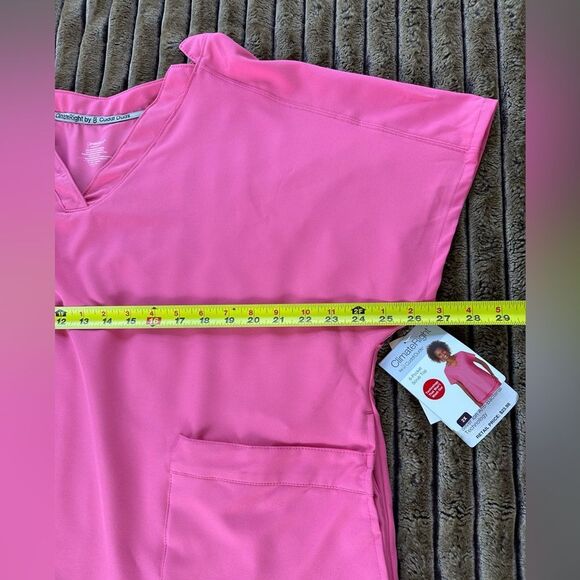 🎉5 for $45🎉 NWT Climate Roght Cuddl Duds Scrub Top Pink Women Size 2X - Picture 6 of 6